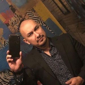 Meet your Posher, Eloy